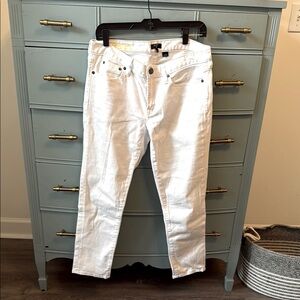 J Crew White Jeans. Sz 10. Great summer staple!